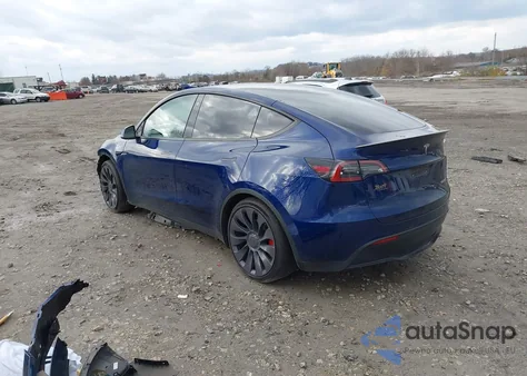2022 Tesla Model Y Performance Dual Motor All-Wheel Drive z USA, uszkodzony, nr VIN 7SAYGDEF0NF524067